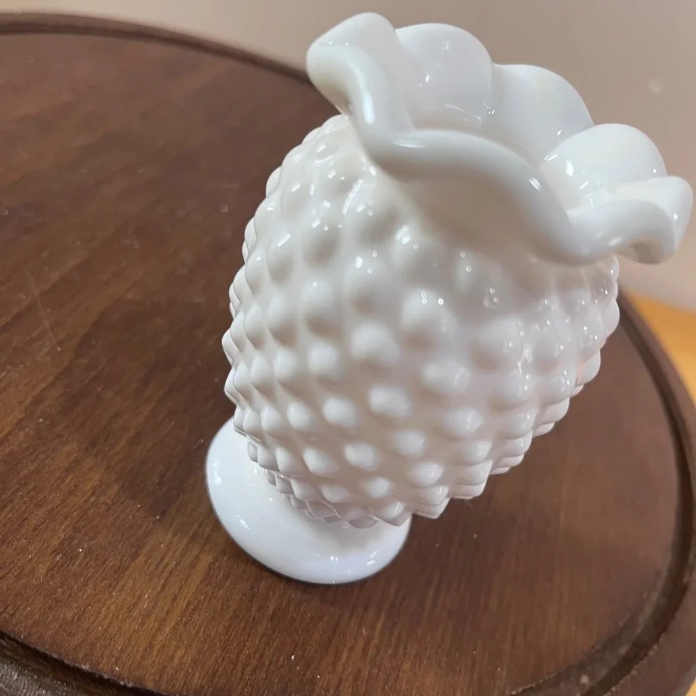 Vtg Fenton White Milk Glass Hobnail Ruffled Rim Bud Vase 3.75in